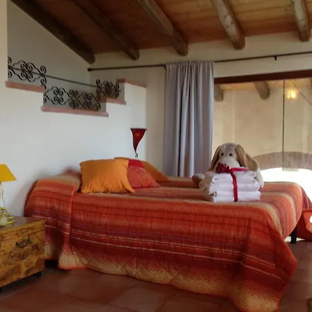 مزرعة للإقامة El Pendola *